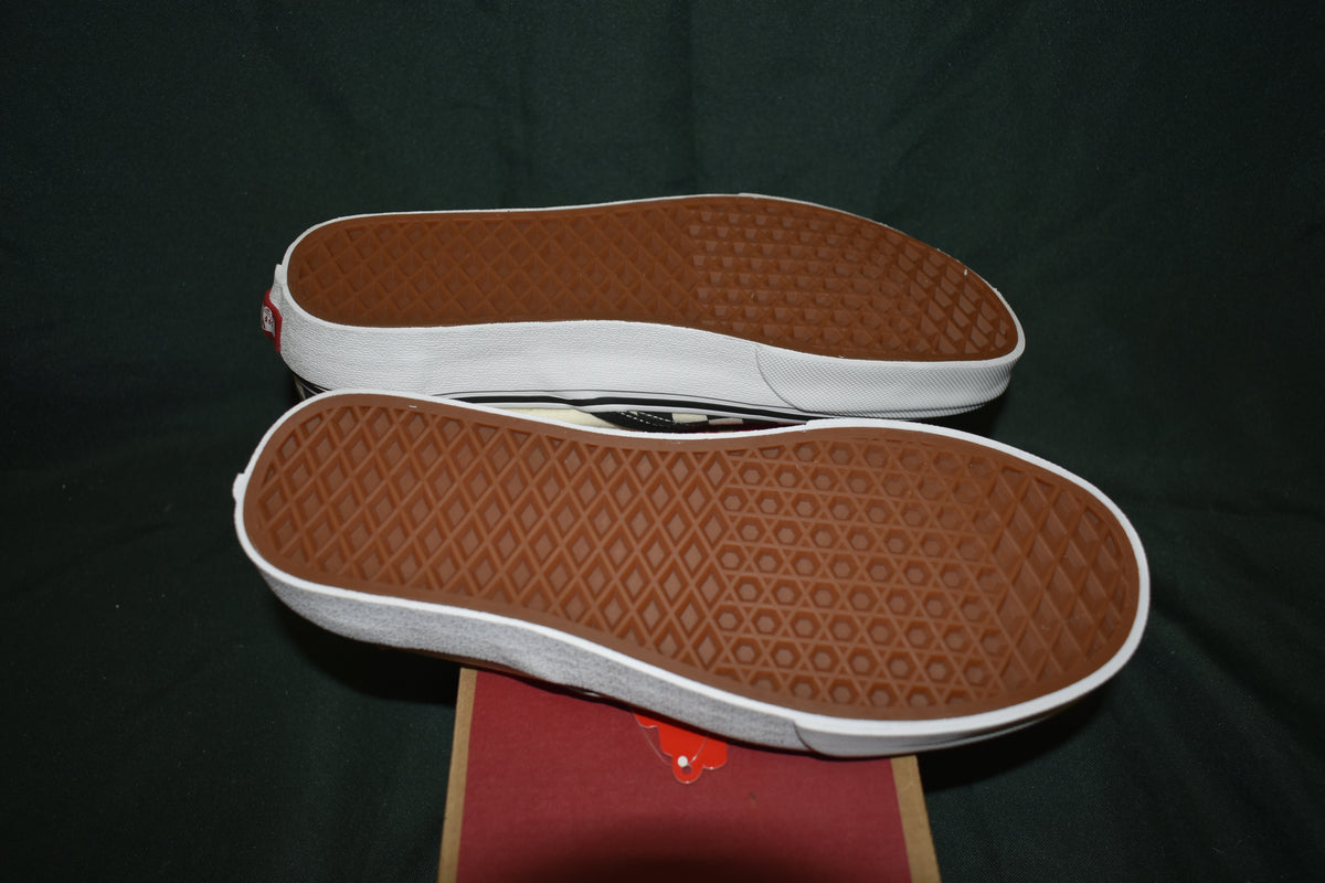SHOES VANS SIZE MENS 8 WOMENS 9.5 CLASSIC SLIP-ON WHITE/BLACK CHECKER