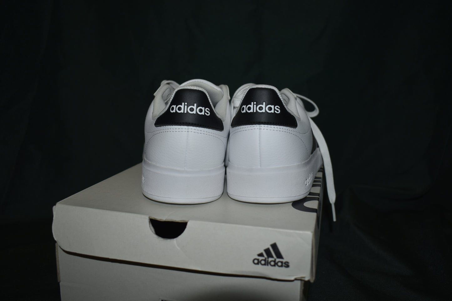 SHOES ADIDAS SIZE 7 MENS GRAND COURT 2.0 BLACK/WHITE