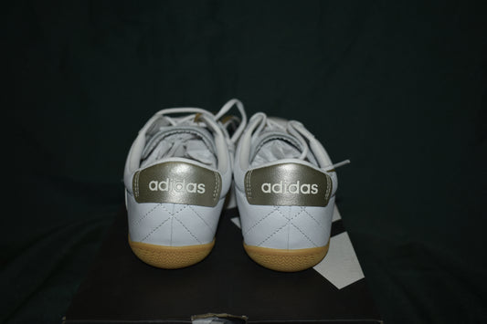 SHOES ADIDAS SIZE 6.5 MENS GRAND COURT LO WHITE/GOLD SPORTSWEAR