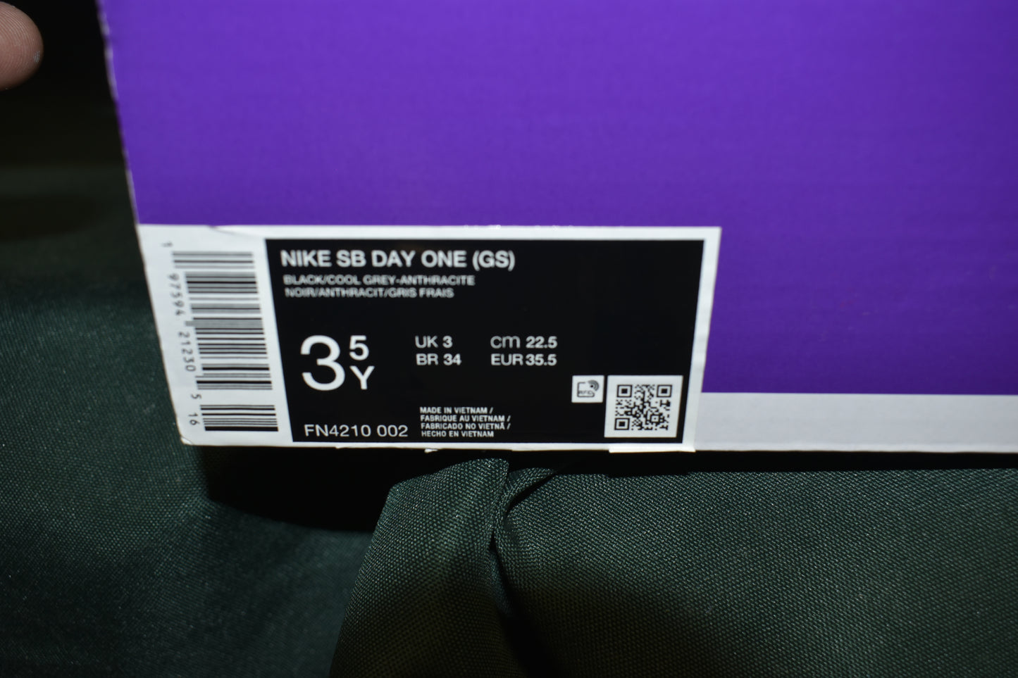 SHOES NIKE SB SIZE 3.5 KIDS DAY ONE BLACK/GRAY