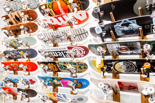 SKATEBOARD  COMPLETES