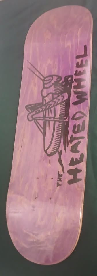 THE HEATED WHEEL 8.5 GRASSHOPPER DECK
