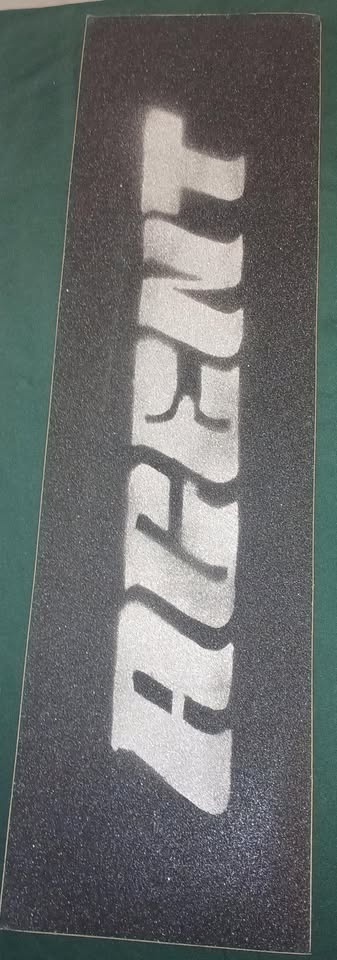 AGENT SPRAY GRIP LOGO SILVER