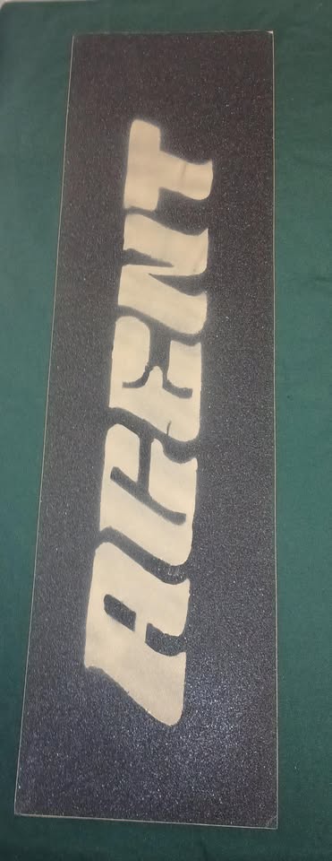 AGENT SPRAY GRIP LOGO TAN