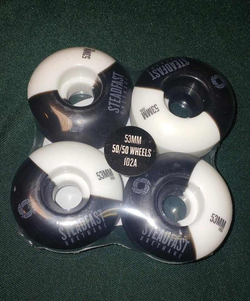 STEADFAST 53MM 50/50 BLACK / WHITE 102A WHEELS