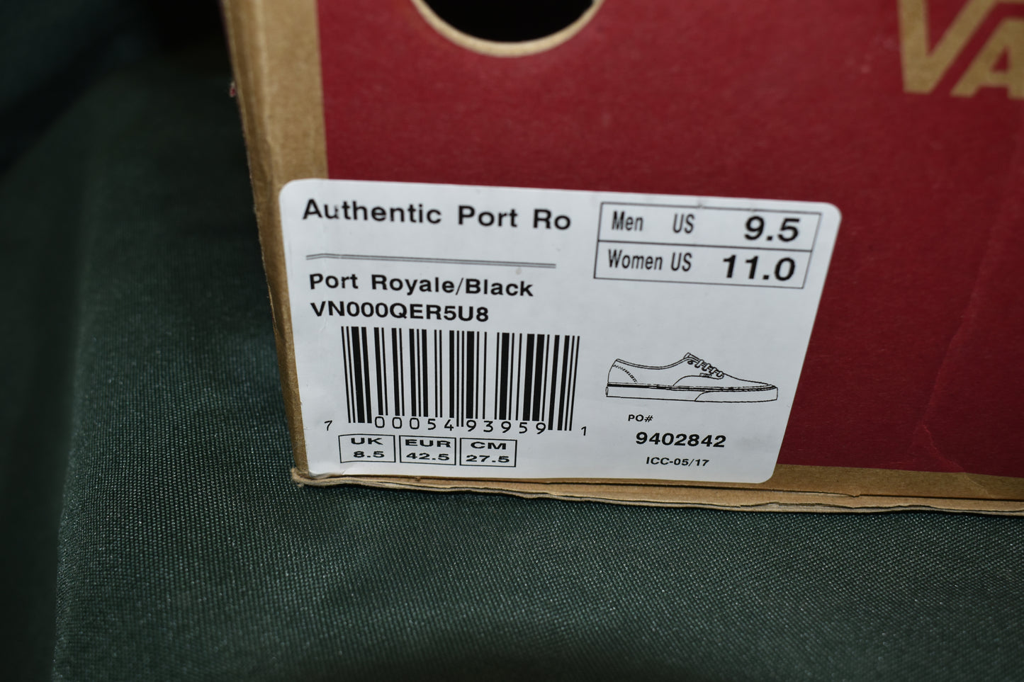 SHOES VANS SIZE MENS 9.5 WOMENS 11 AUTHENTIC PORT ROYALE