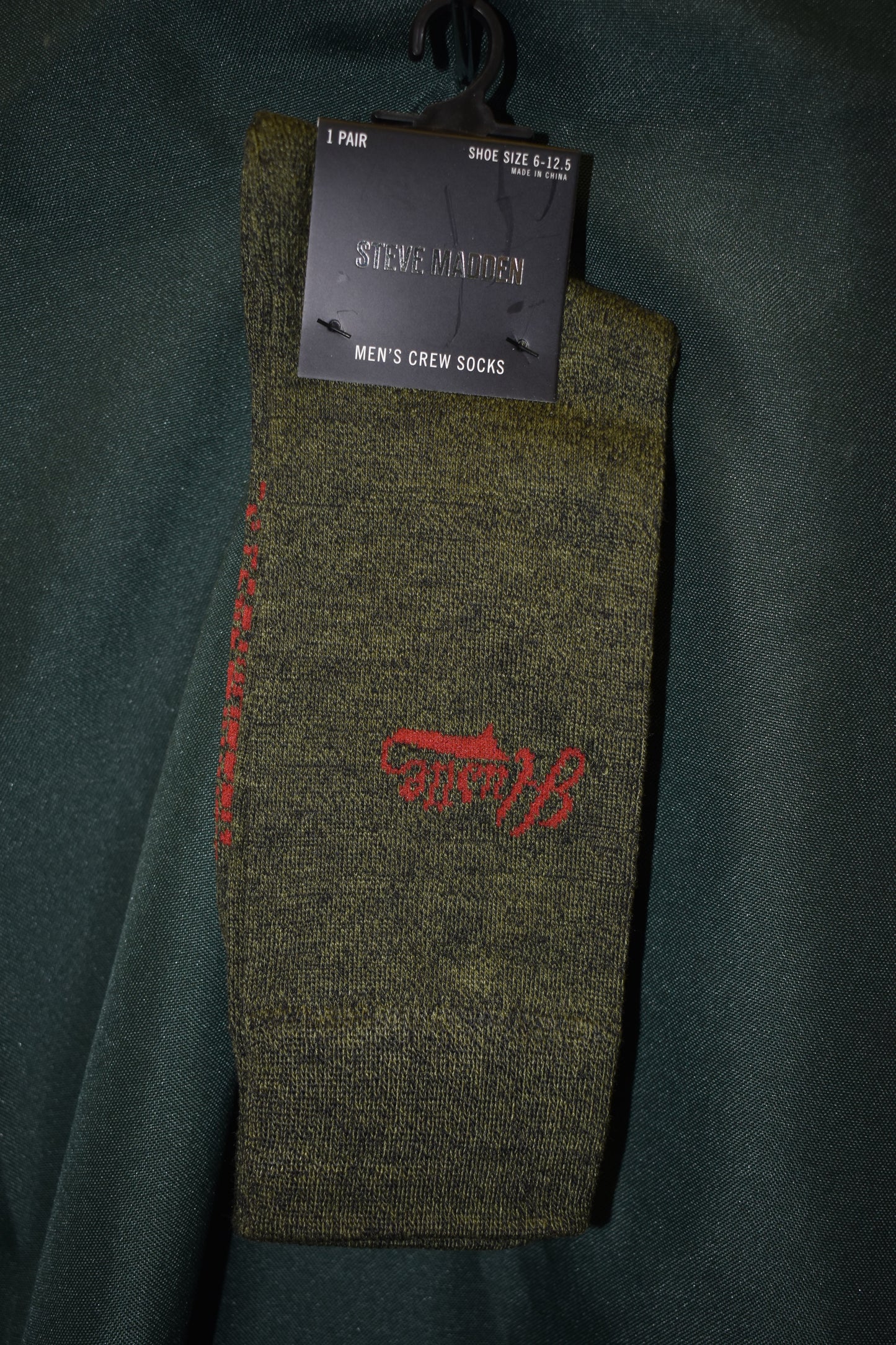 SOCKS STEVE MADDEN BRAND 1 PAIR SHOE SIZE 6-12.5 HUSTLE OLIVE