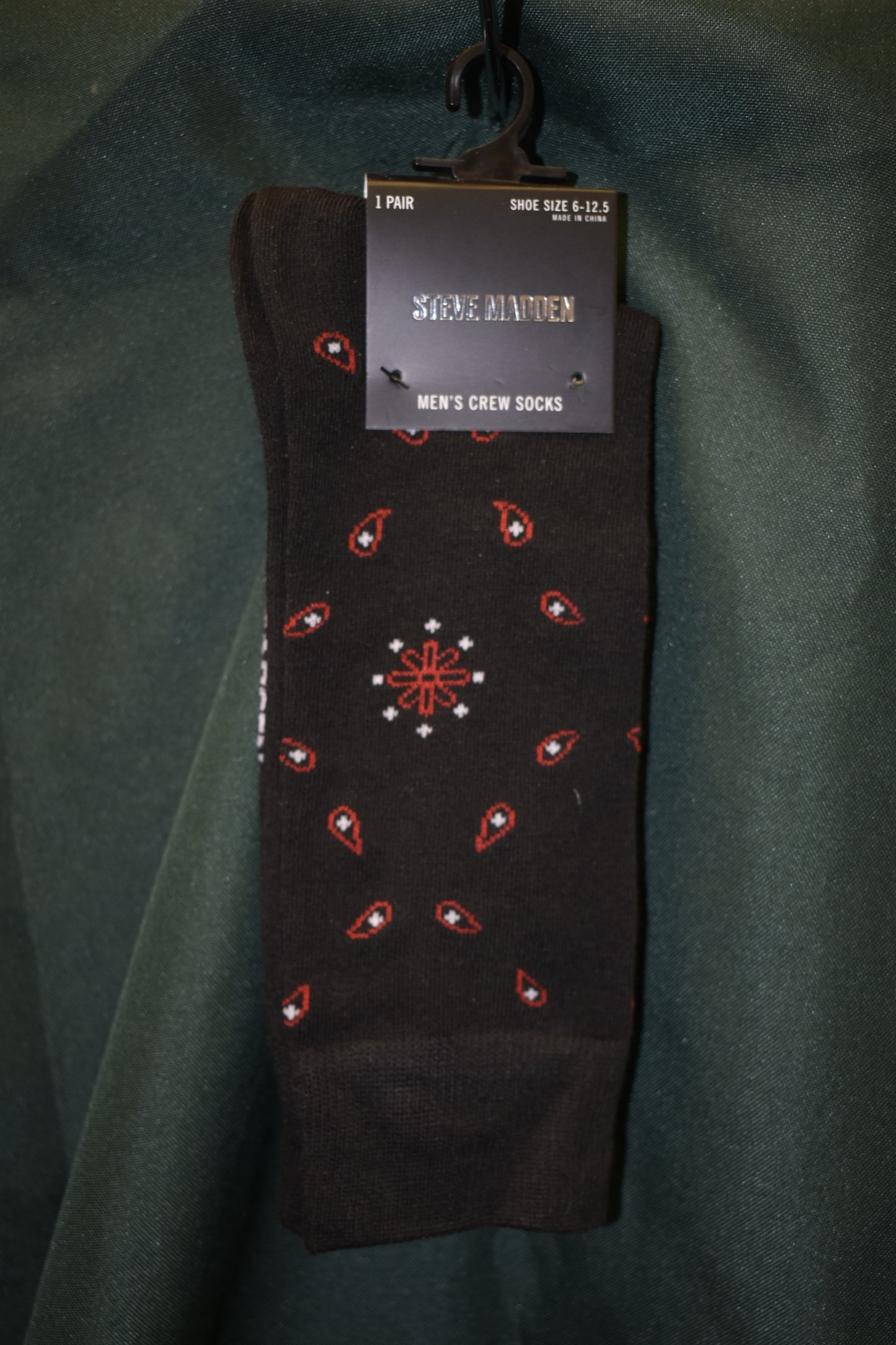 SOCKS STEVE MADDEN BRAND 1 PAIR SHOE SIZE 6-12.5 EYE DROPS