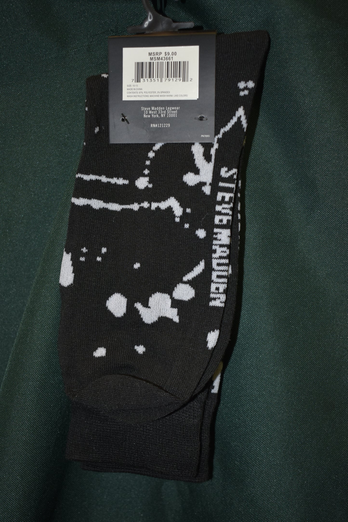 SOCKS STEVE MADDEN BRAND 1 PAIR SHOE SIZE 6-12.5 SPLATTER