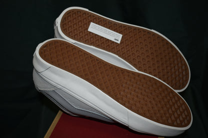 SHOES VANS SIZE MENS 8.5 WOMENS 10 KRU SKOOL GREY
