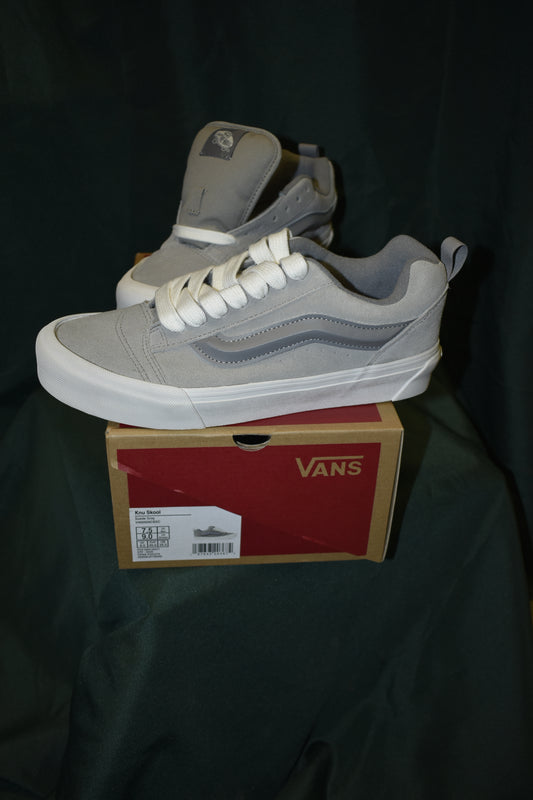 SHOES VANS SIZE MENS 7.5 WOMENS 9 KRU SKOOL GREY
