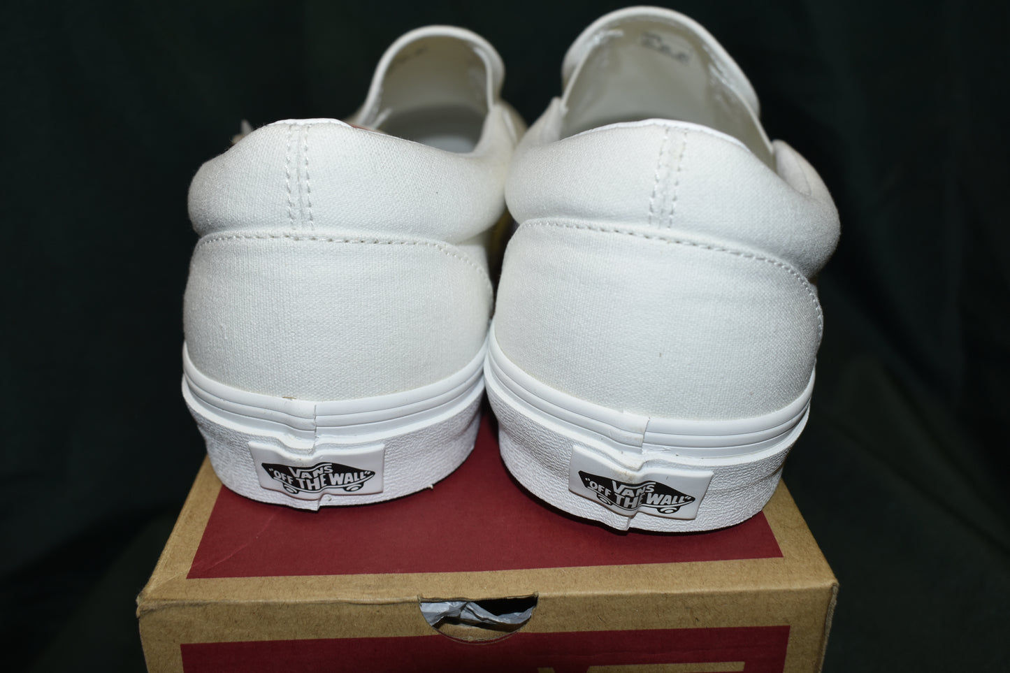 SHOES VANS SIZE MENS 11.5 CLASSIC SLIP-ON WHITE