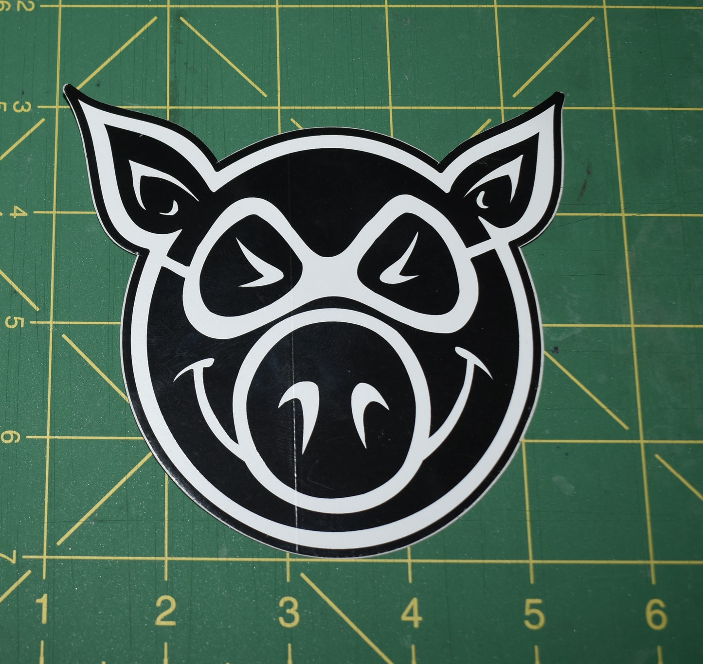 STICKER 5" PIG WHEELS PIG HEAD