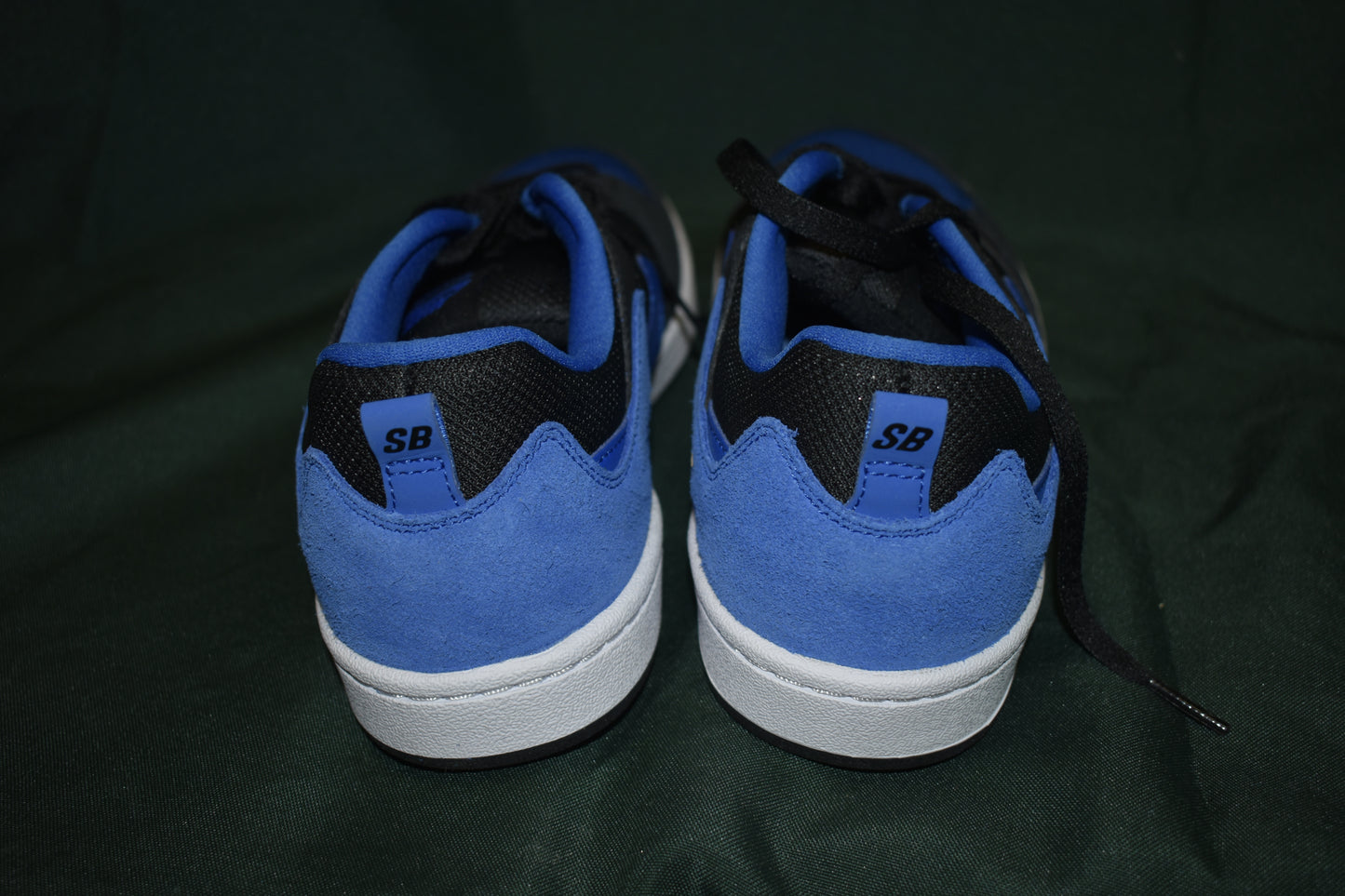 SHOES NIKE SB SIZE 9 MEN 10.5 WOMEN ALLEYOOP BLACK/WHITE/BLUE