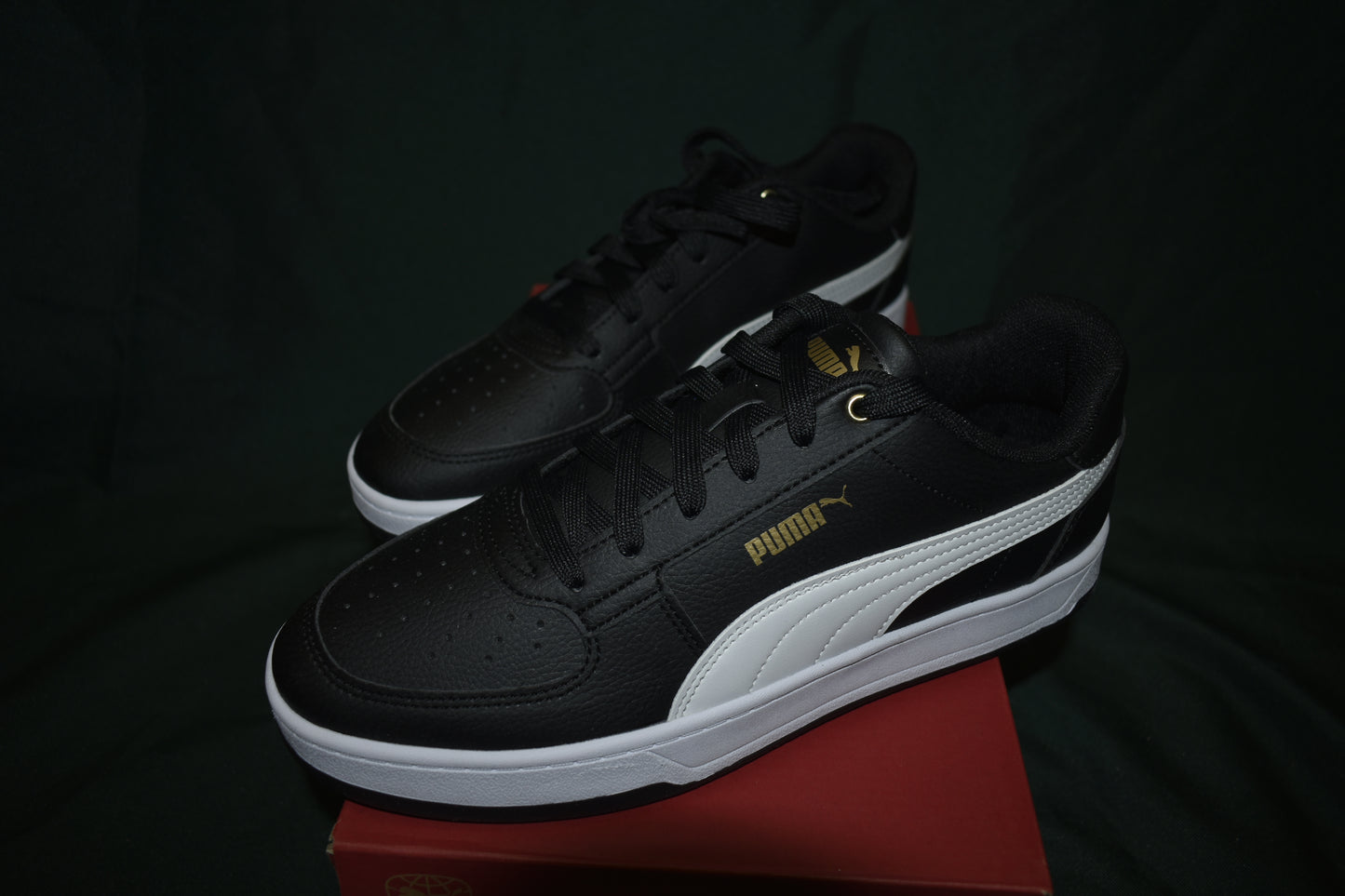 SHOES PUMA 8.5 MENS CAVEN 2.0 BLACK/WHITE