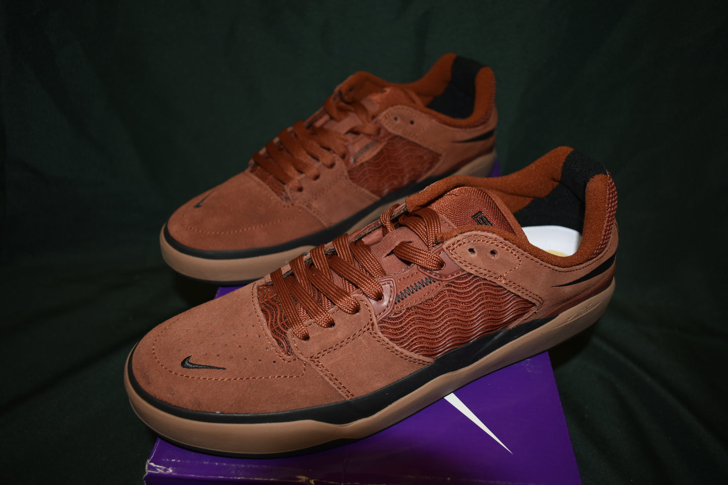 SHOES NIKE SB SIZE 8.5 MEN 10 WOMENS ISHOD ORANGE