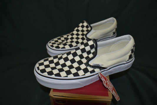 SHOES VANS SIZE MENS 8 WOMENS 9.5 CLASSIC SLIP-ON WHITE/BLACK CHECKER