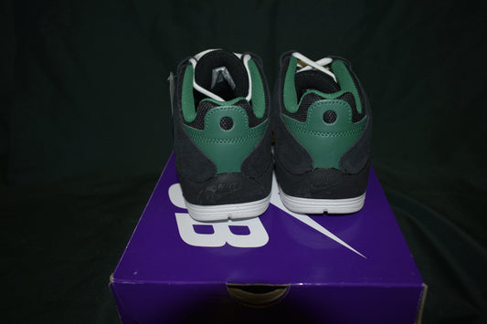 SHOES NIKE SB SIZE 8 MENS VERTEBRAE BLACK/GREEN/WHITE