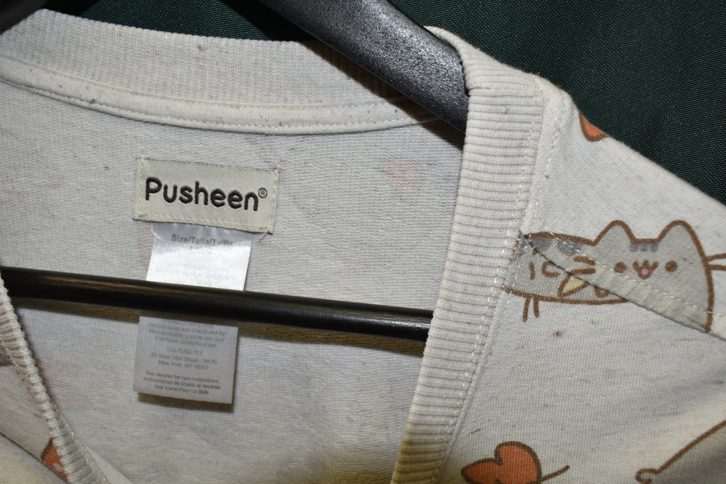 PREOWNED CARTOON SWEATER LARGE PUSHEEN FALL SEASON