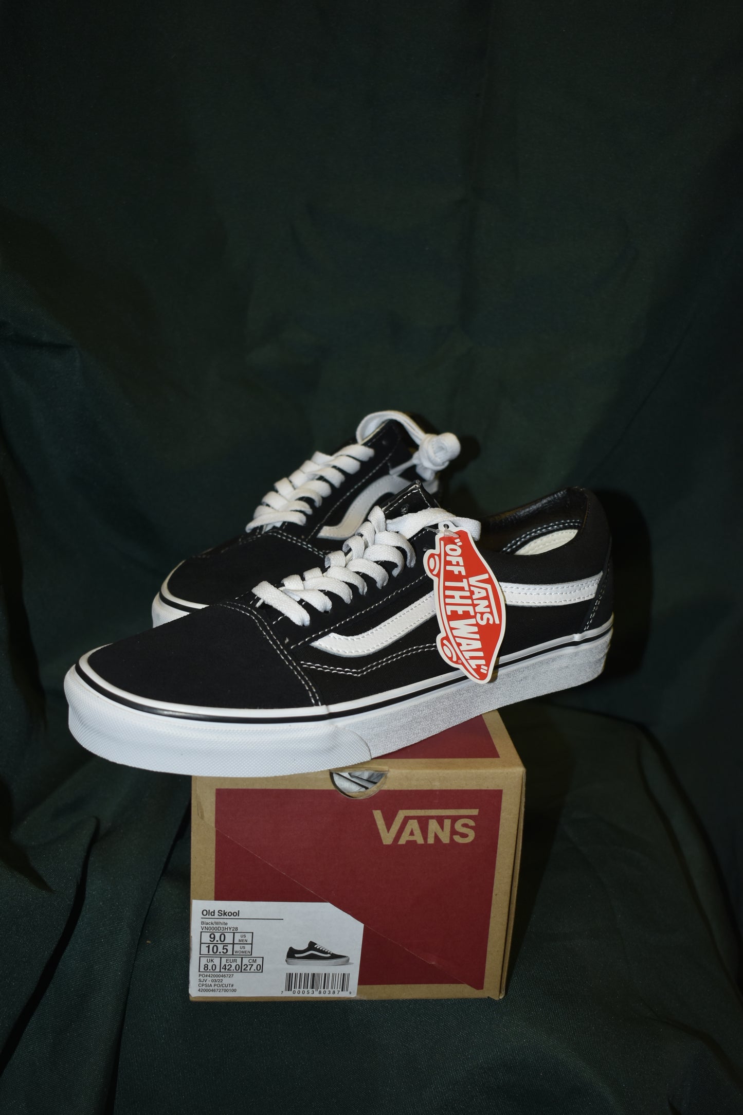 SHOES VANS SIZE 9 MENS 10.5 WOMENS OLD SKOOL BLACK / WHITE
