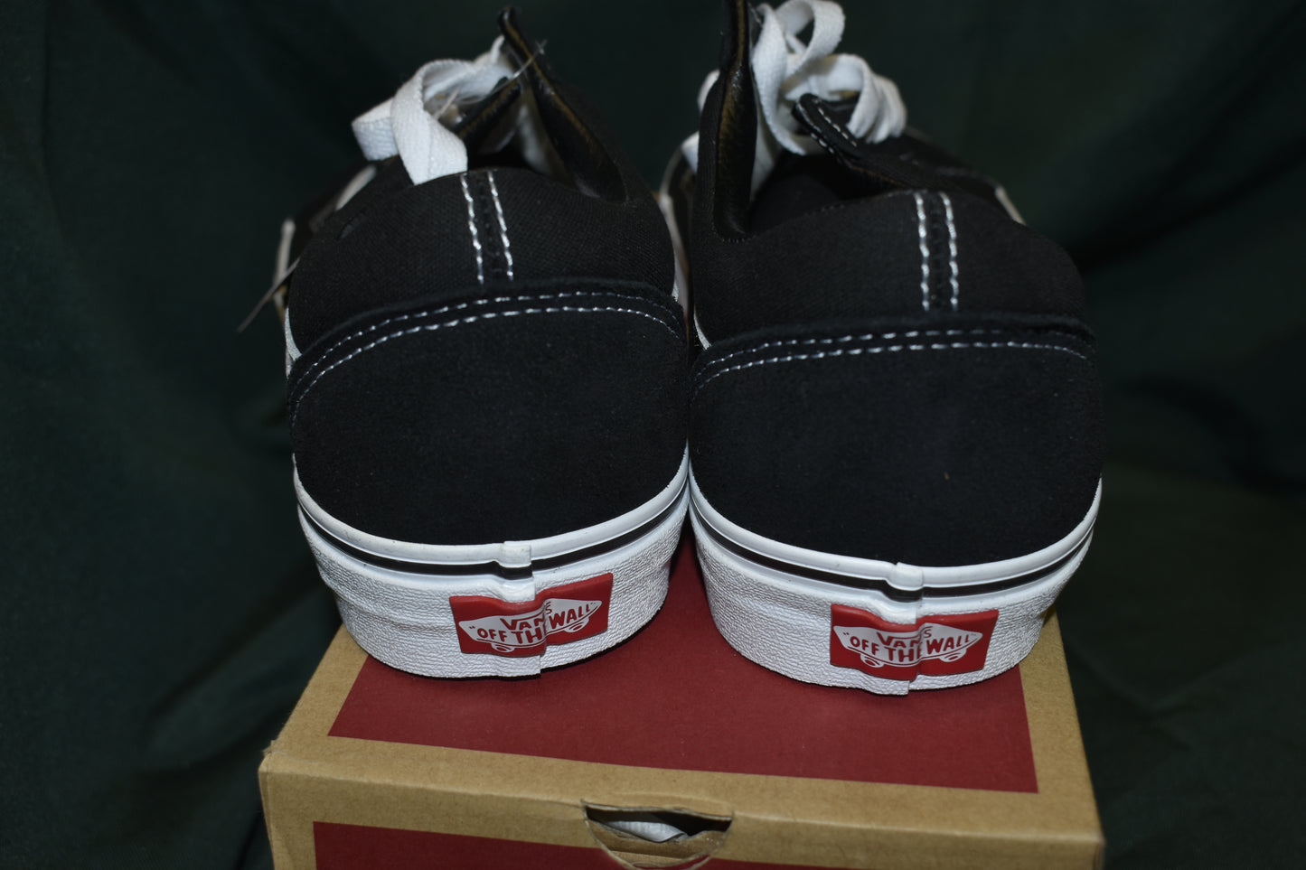 SHOES VANS SIZE 9 MENS 10.5 WOMENS OLD SKOOL BLACK / WHITE