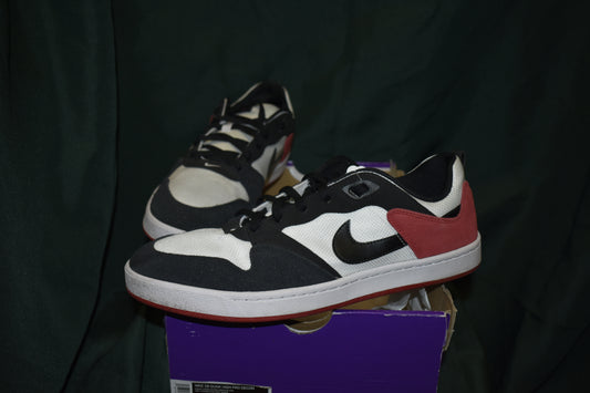 SHOES NIKE SB SIZE 12 MEN LIKE NEW ALLEYOOP RED WHITE BLACK