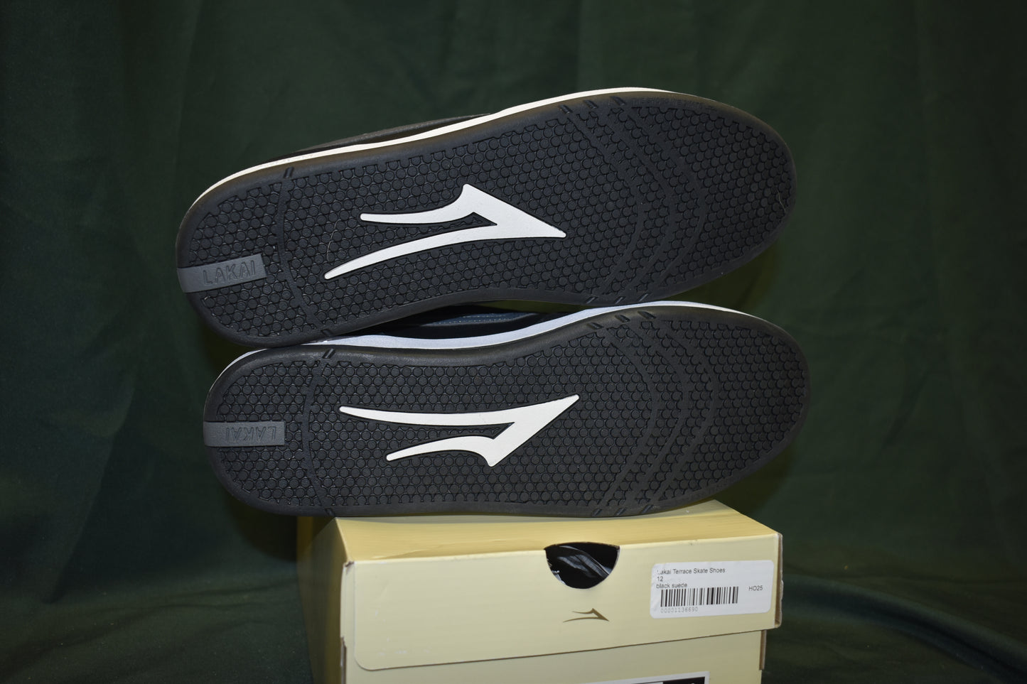 SHOES LAKAI SIZE 11 TERRACE BLACK/WHITE