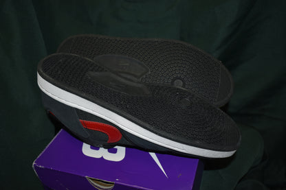 SHOES NIKE SB SIZE 10 MEN LIKE NEW ALLEYOOP BLACK RED