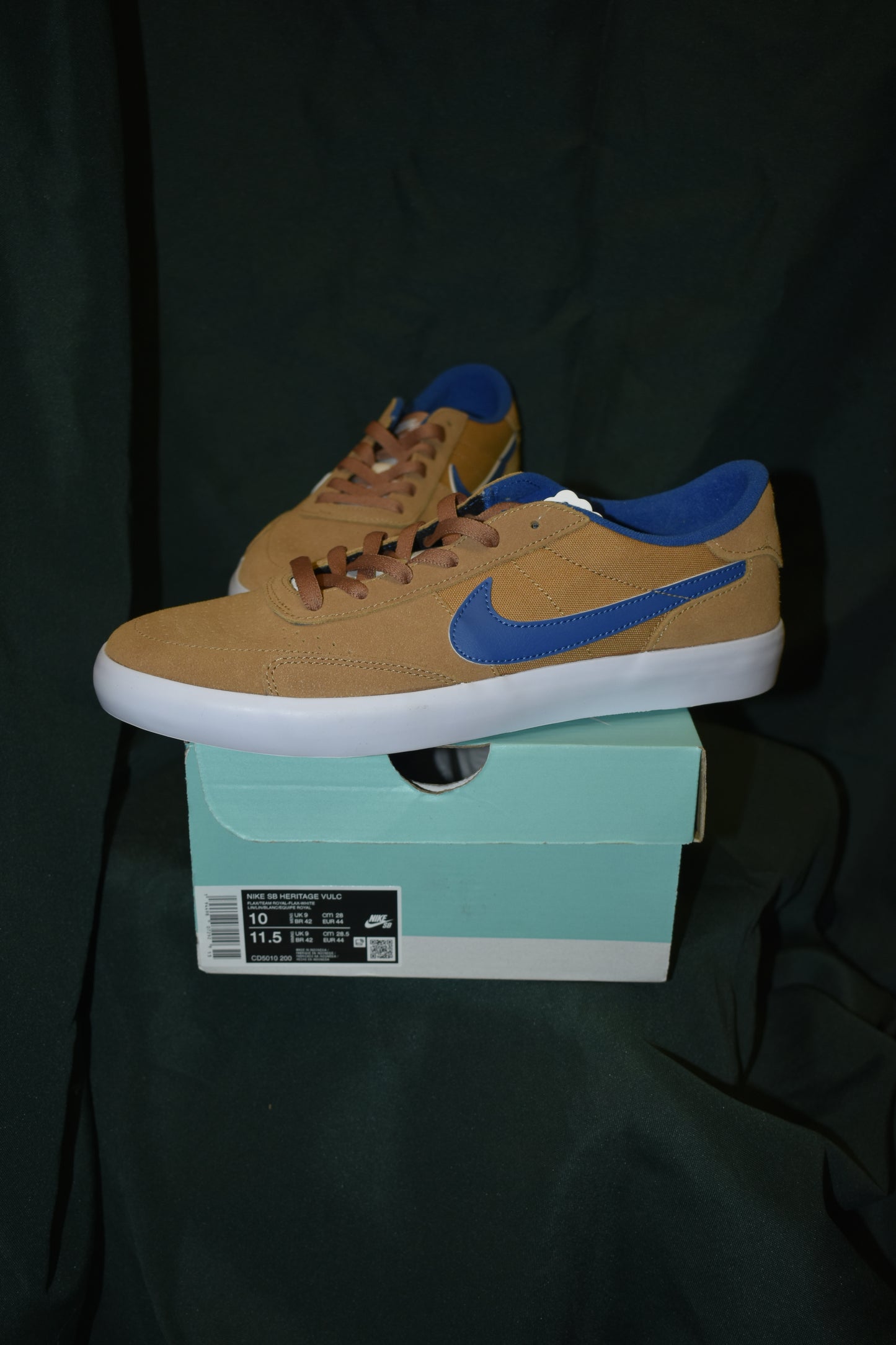 SHOES NIKE SB SIZE 10 MEN 11.5 WOMENS HERITAGE VULC