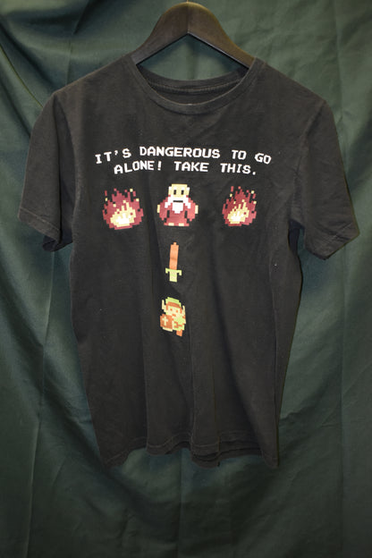 PREOWNED GAMER SHIRT MEDIUM ZELDA