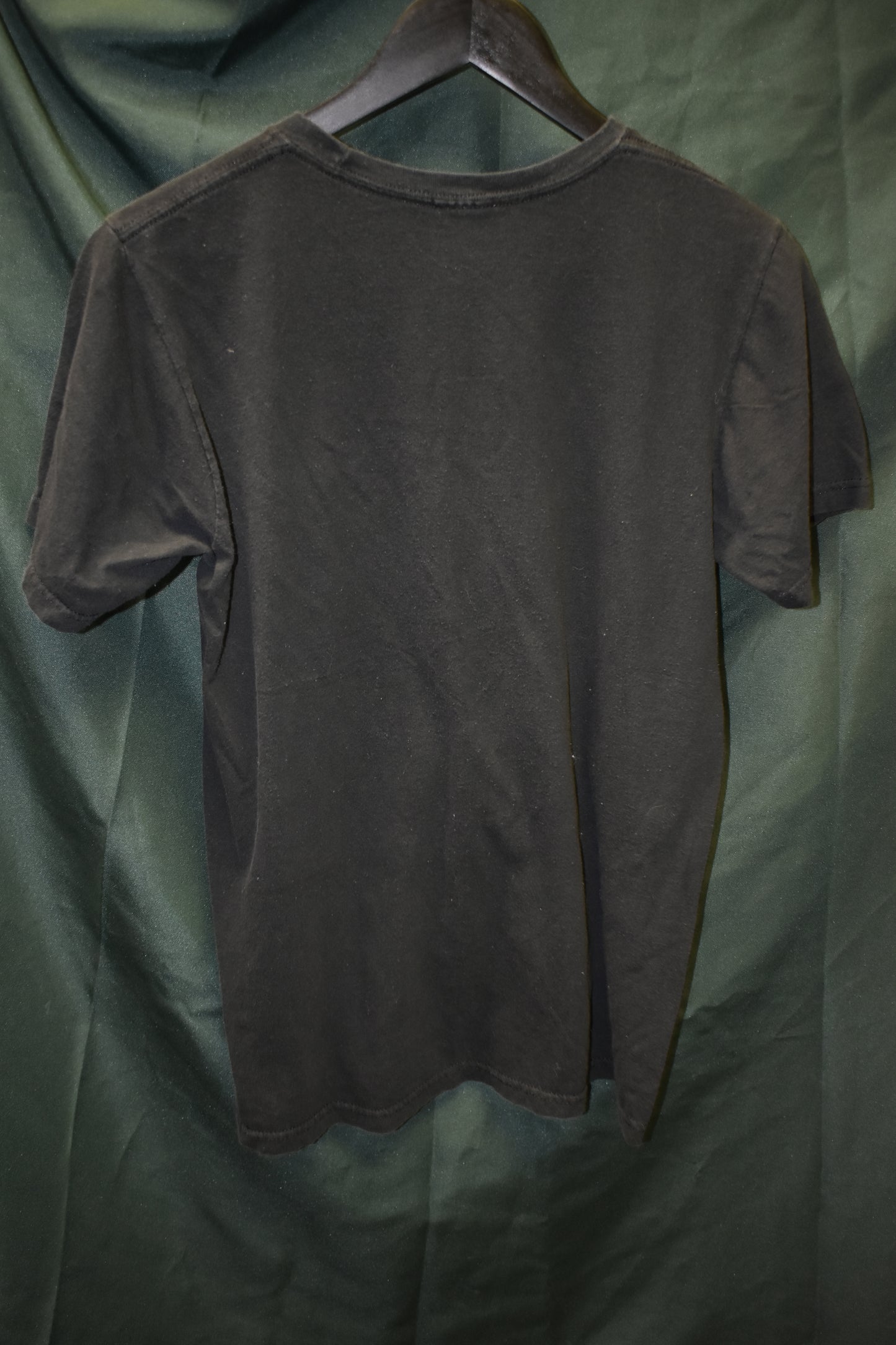 PREOWNED GAMER SHIRT MEDIUM ZELDA