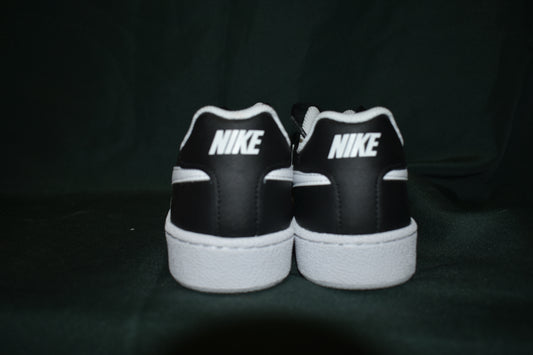 SHOES NIKE 7 MENS COURT ROYALE BLACK/WHITE