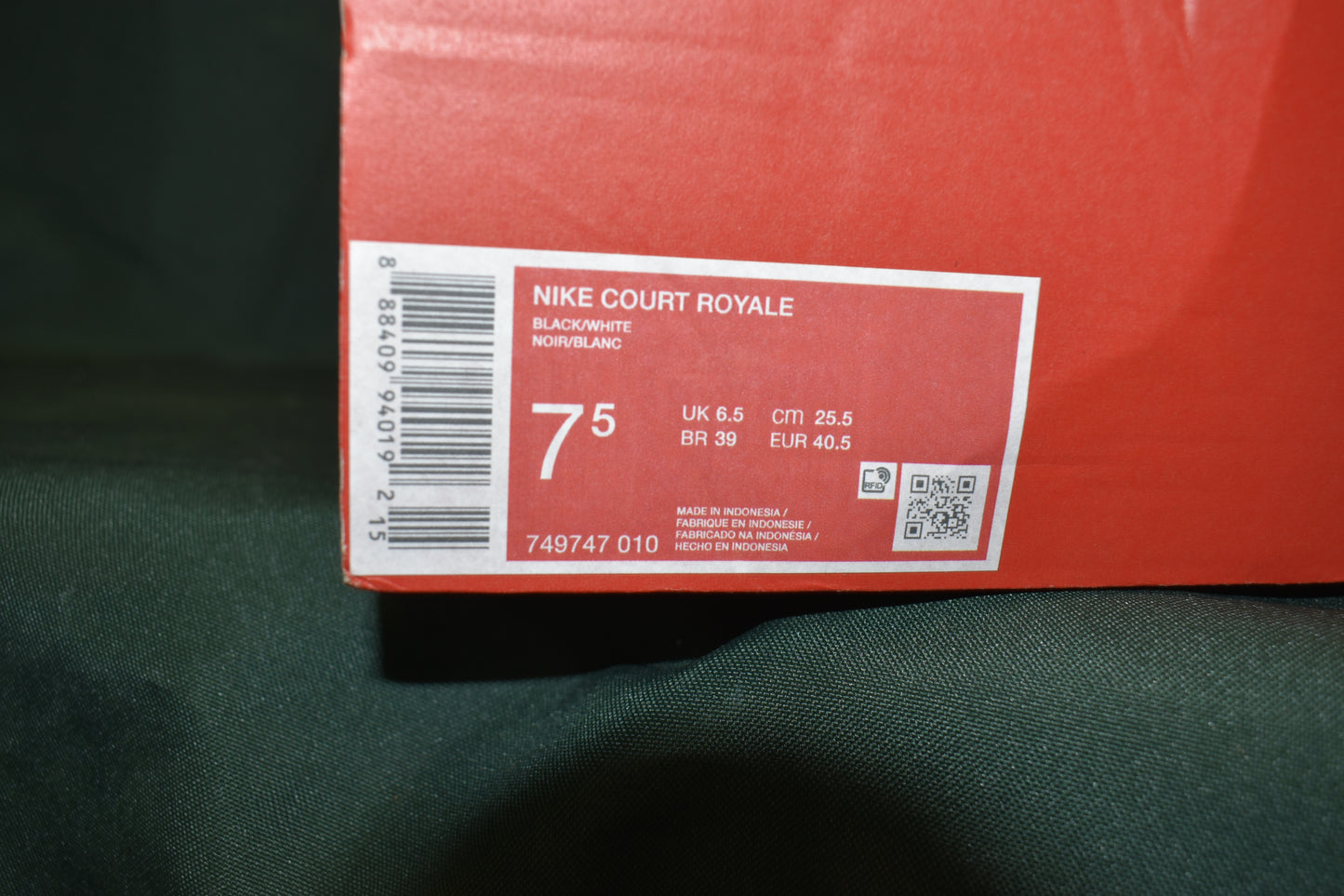 SHOES NIKE 7 MENS COURT ROYALE BLACK/WHITE