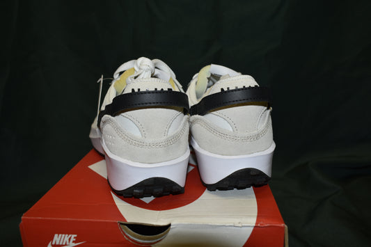 SHOES NIKE 8.5 WOMENS WAFFLE DEBUT TAN/WHITE/BLACK