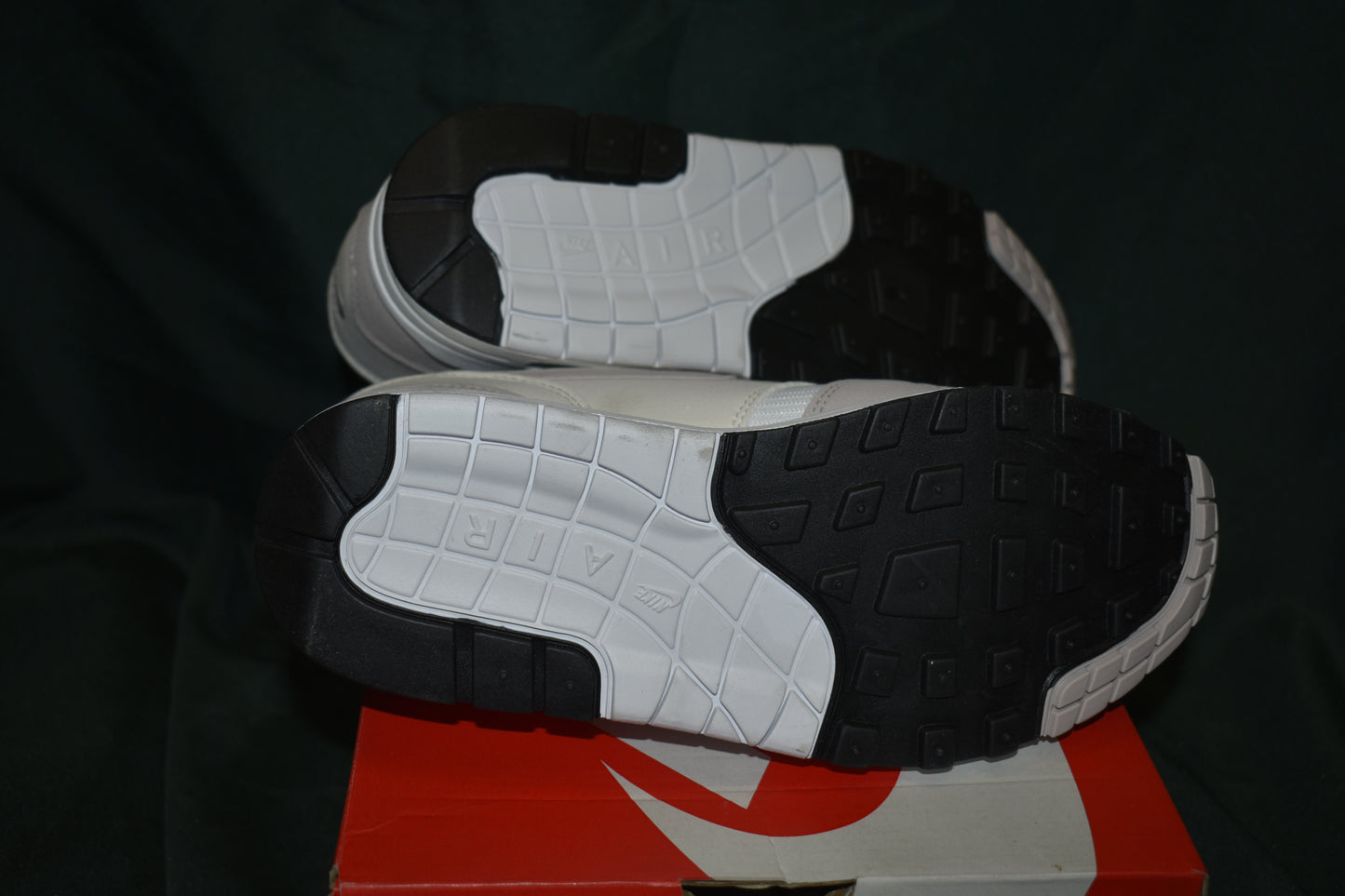 SHOES NIKE SIZE 6.5 MEN 5 WOMENS AIR MAX 1 WHITE