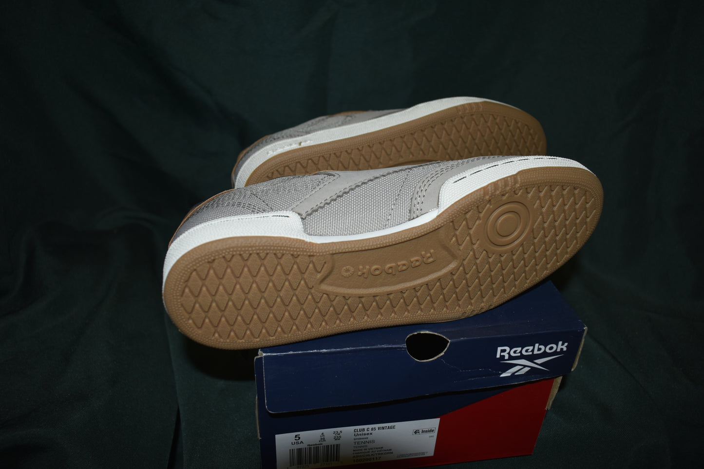 SHOES REEBOK SIZE 5 CLUB C 85 VINTAGE