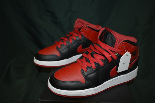 SHOES NIKE SIZE 5 KIDS AIR JORDAN 1 MID BLACK/RED