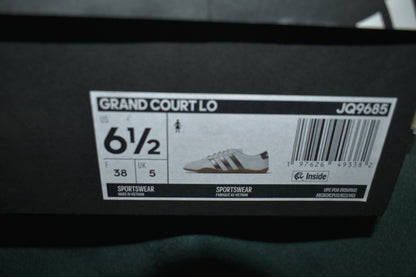 SHOES ADIDAS SIZE 6.5 MENS GRAND COURT LO WHITE/GOLD SPORTSWEAR