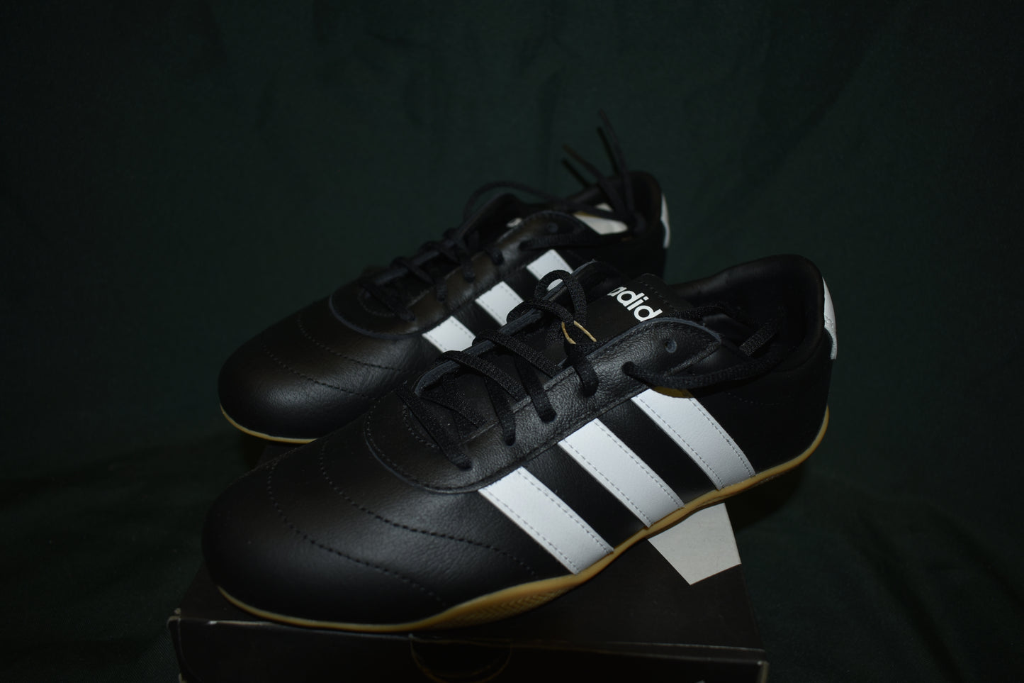 SHOES ADIDAS SIZE 6.5 MENS GRAND COURT LO BLACK/WHITE SPORTSWEAR
