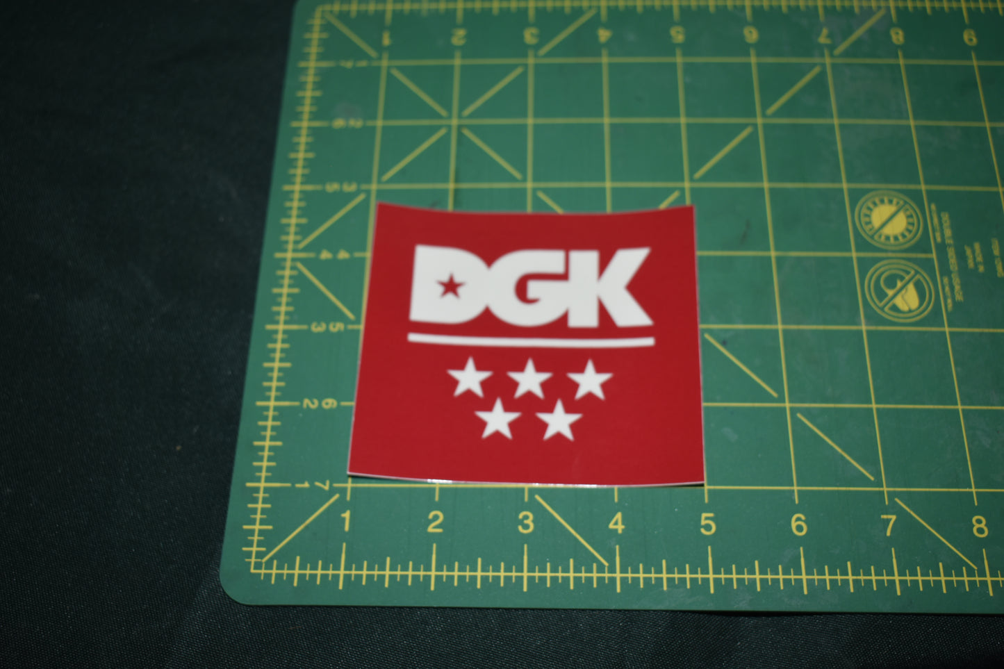 STICKER 4" DGK 5 STAR RED/WHITE