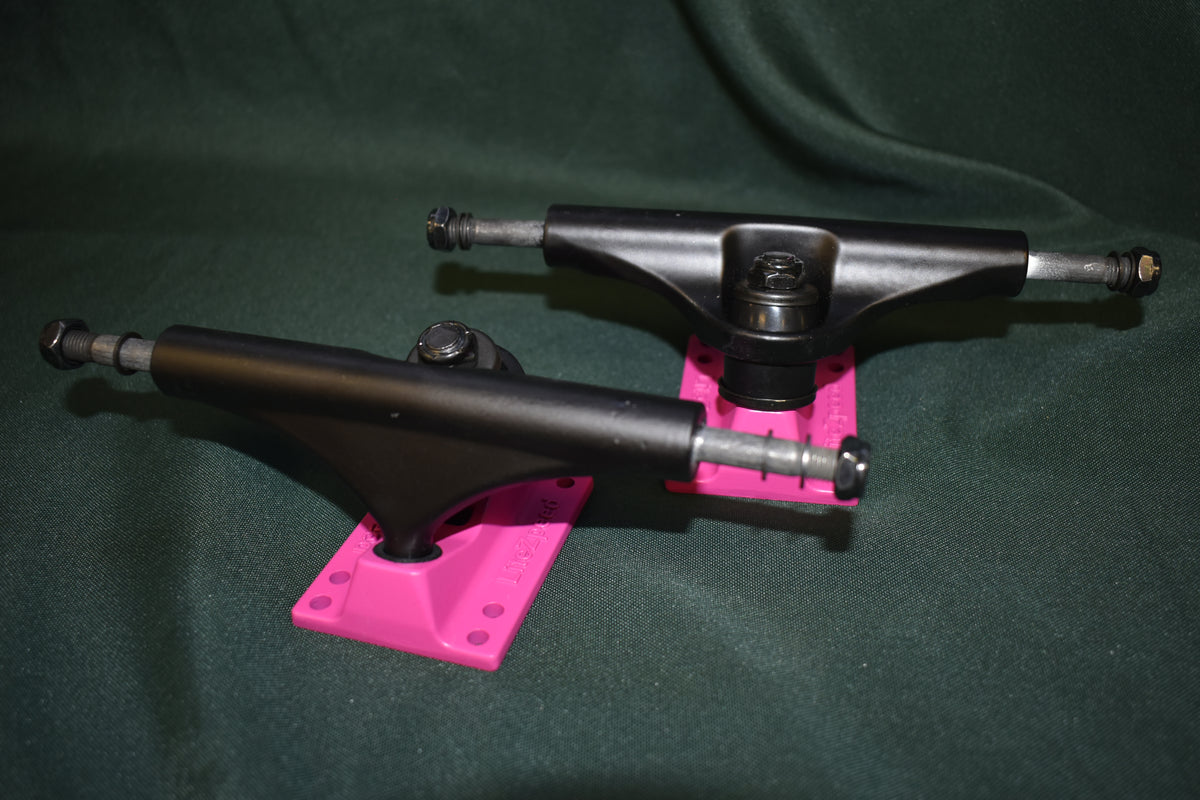 LITEZPEED TRUCKS 5.25 BLACK/PINK