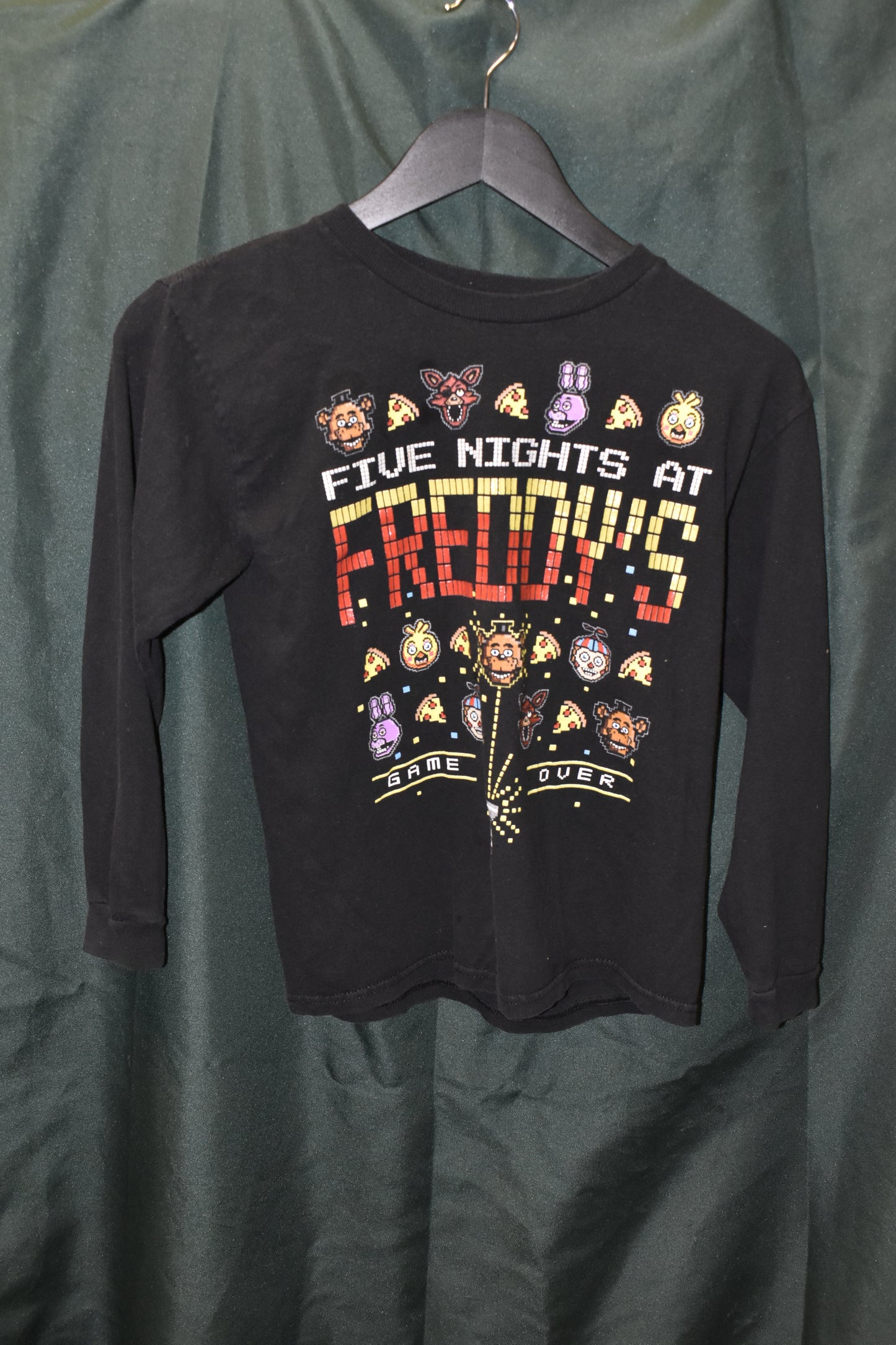 PREOWNED GAMER LONG SLEEVE SHIRT SMALL S16 FIVE NIGHTS AT FREDDY'S GAME OVER