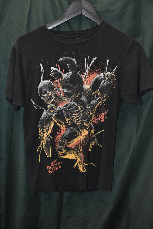PREOWNED GAMER SHIRT SMALL S24 FIVE NIGHTS AT FREDDY'S