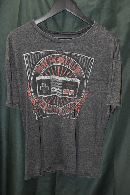 PREOWNED GAMER SHIRT LARGE 1985 NINTENDO
