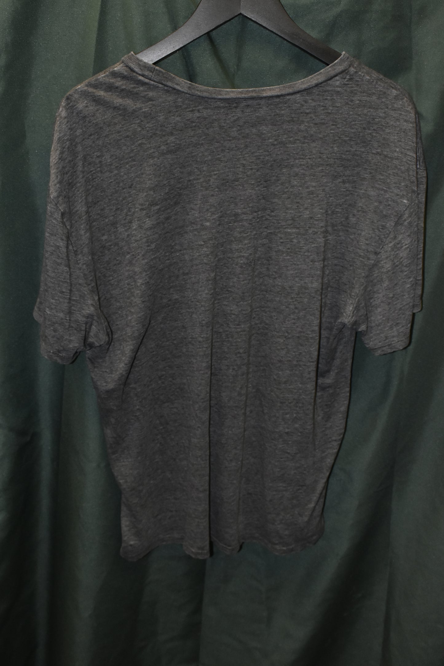 PREOWNED GAMER SHIRT LARGE 1985 NINTENDO