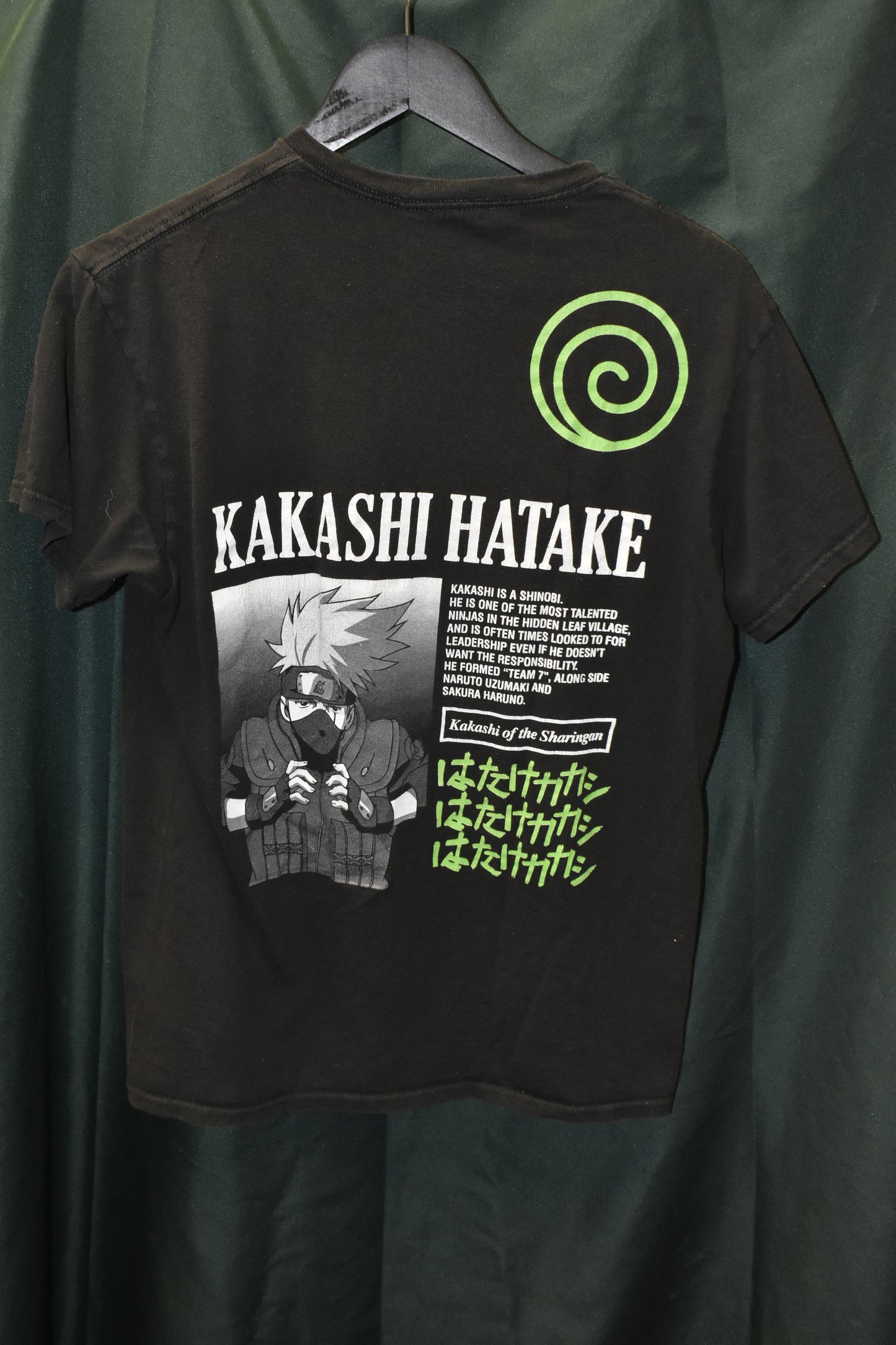 PREOWNED ANIME SHIRT MEDIUM NARUTO BOXLUNCH