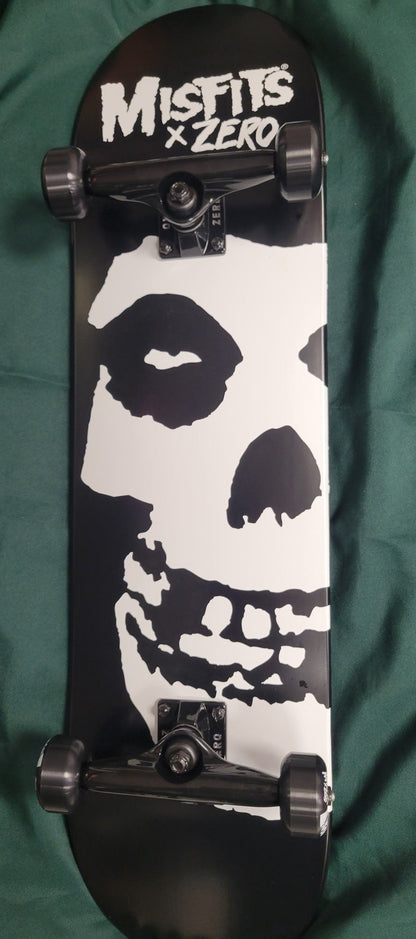 COMPLETE DECK 8.25 ZERO MISFITS FIEND SKULL