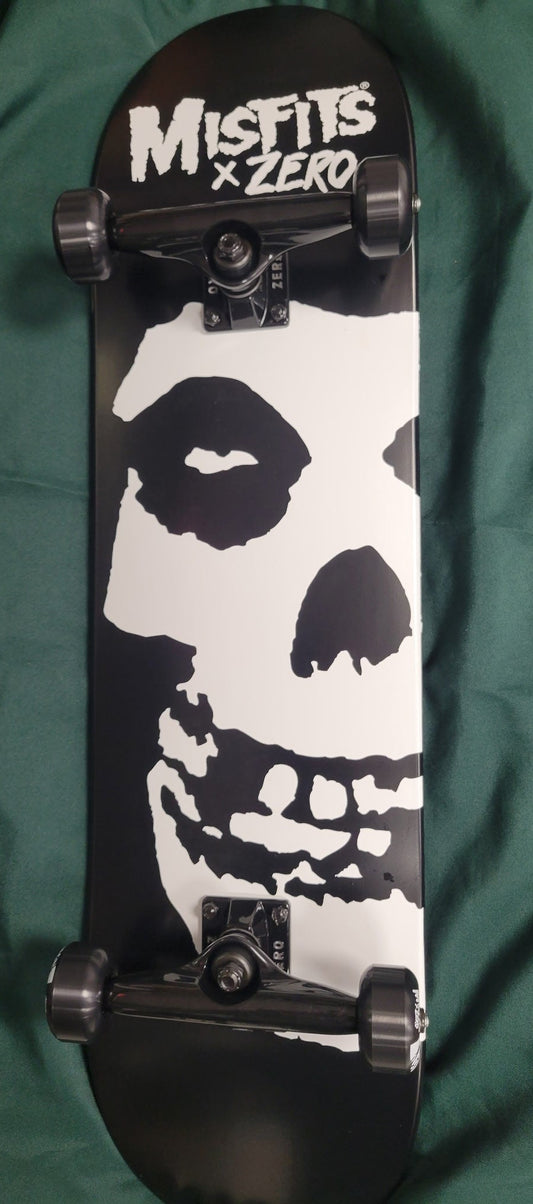 COMPLETE DECK 8.25 ZERO MISFITS FIEND SKULL