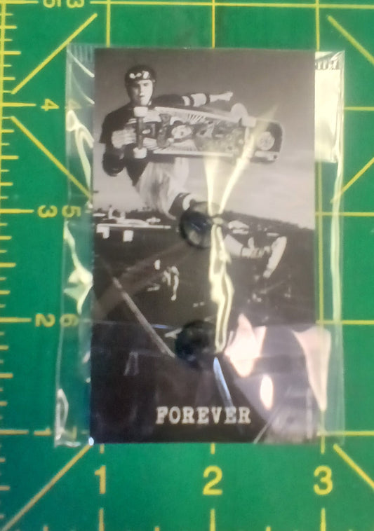 PIN BLACK LABEL GROSSO FOREVER ENAMEL PIN