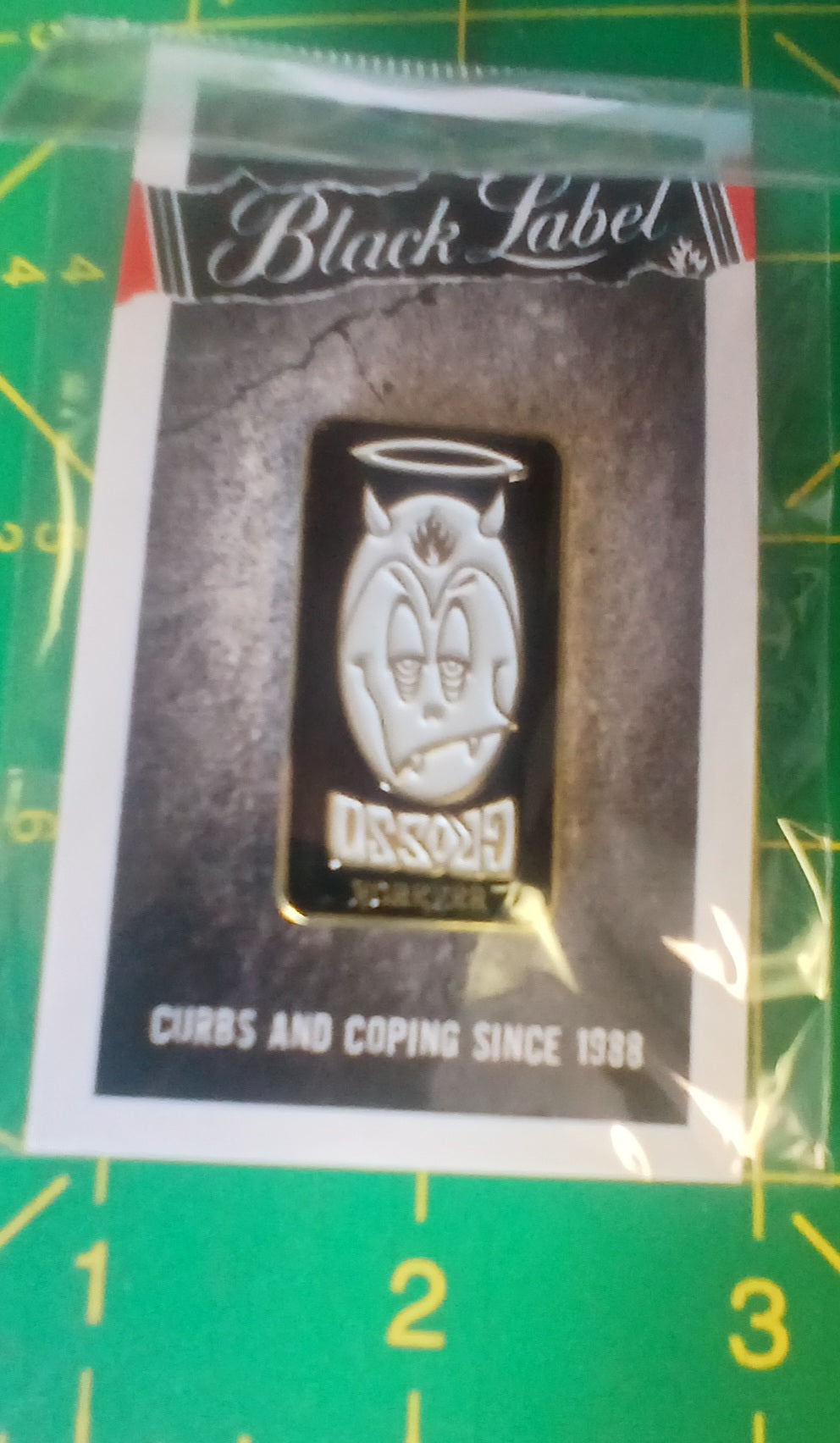 PIN BLACK LABEL GROSSO FOREVER ENAMEL PIN